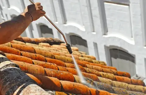 Nettoyage de toitures - Urcel